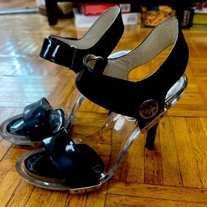 Michael Kors Astor Sandal Leather Size 7M / 37M Color Optic White | Lightly Used